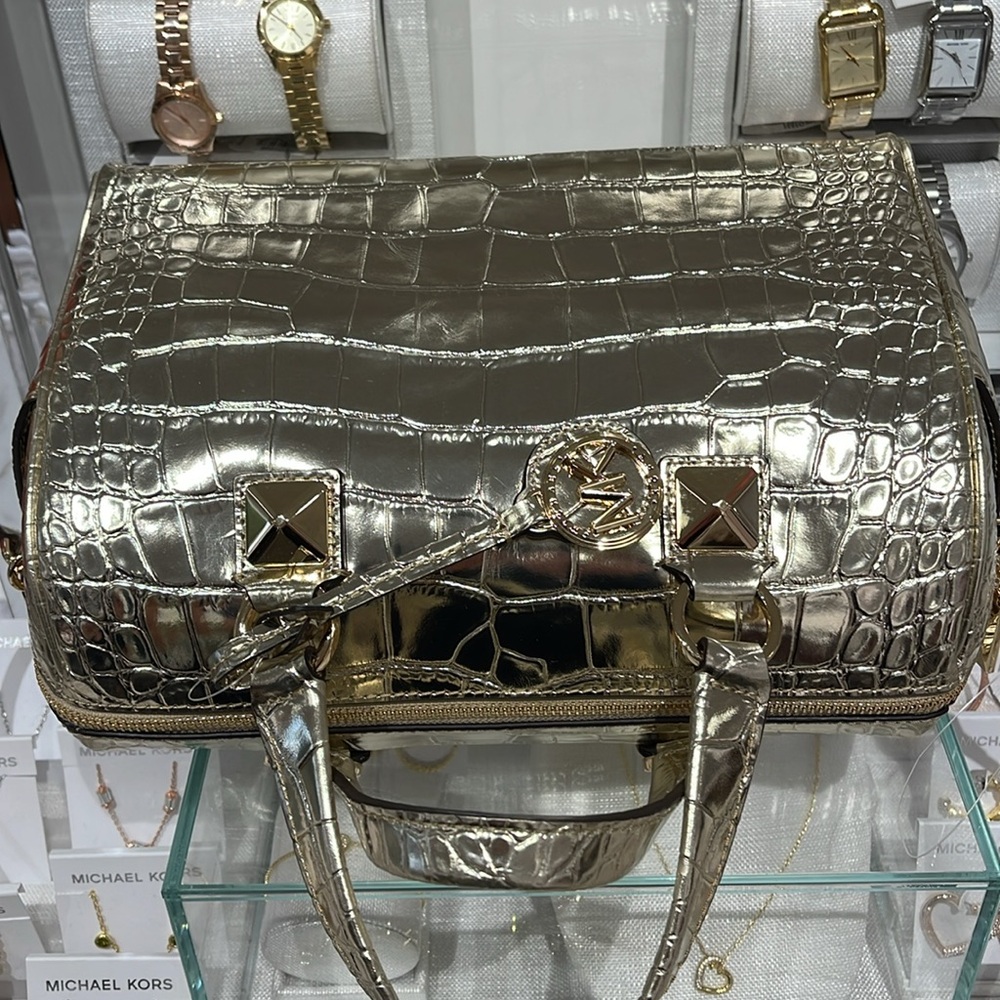 Michael Kors Grayson Md Metallic Crocodile Embossed Leather Satchel
Pale Gold - Picture 7 of 16